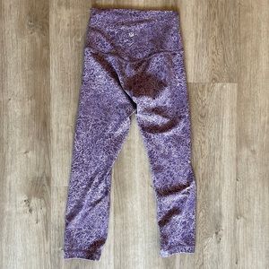 𝅺lululemon leggings with inside pocket. Size 2